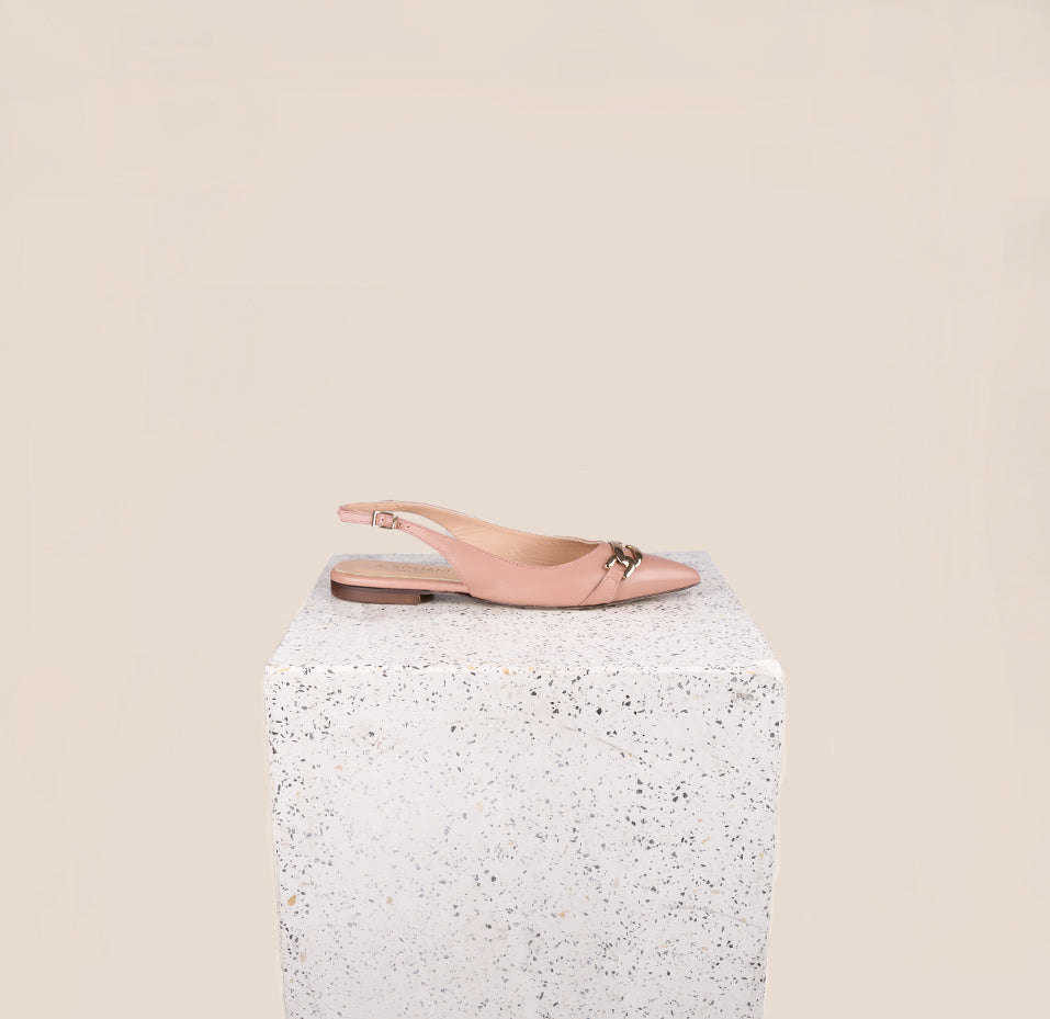 Emilia - Nude