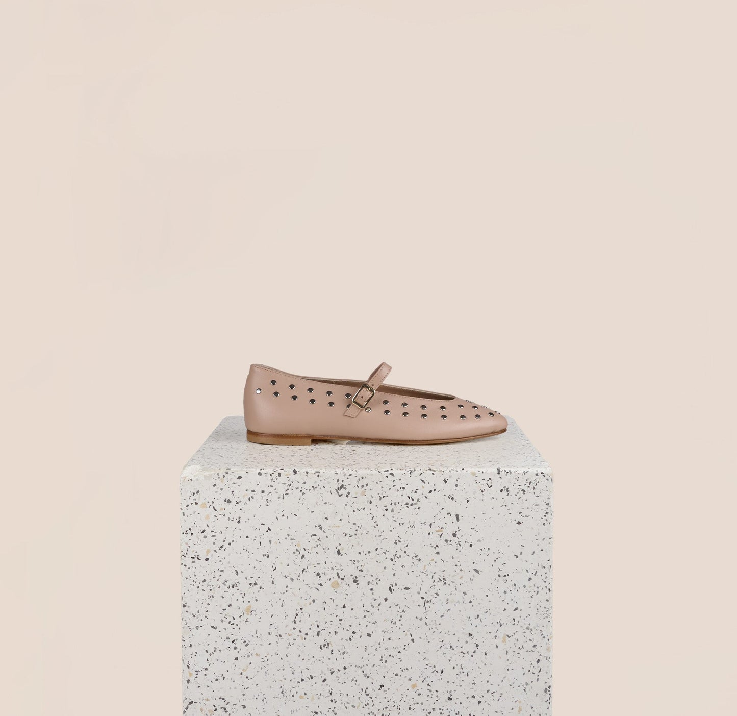 Bari Studs - Beige Nude
