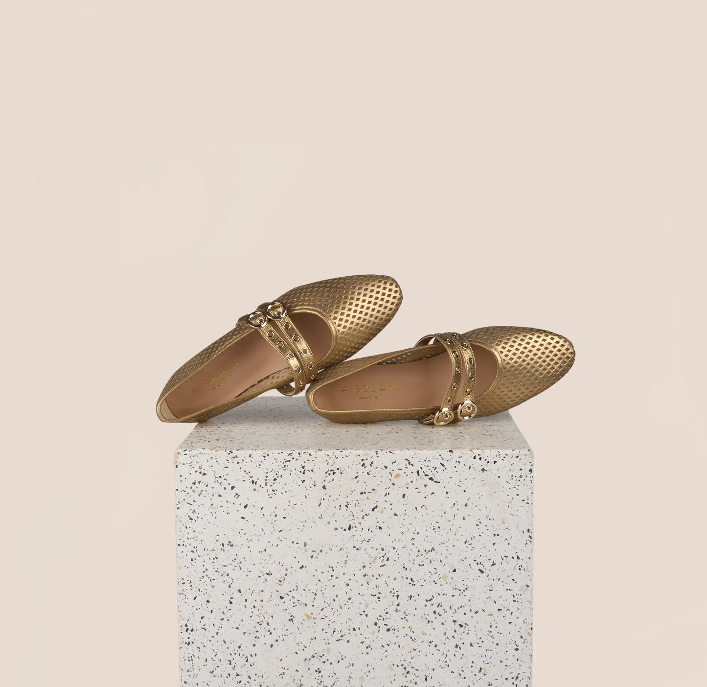 Como 2 Buckle  - Perforated Gold Foil