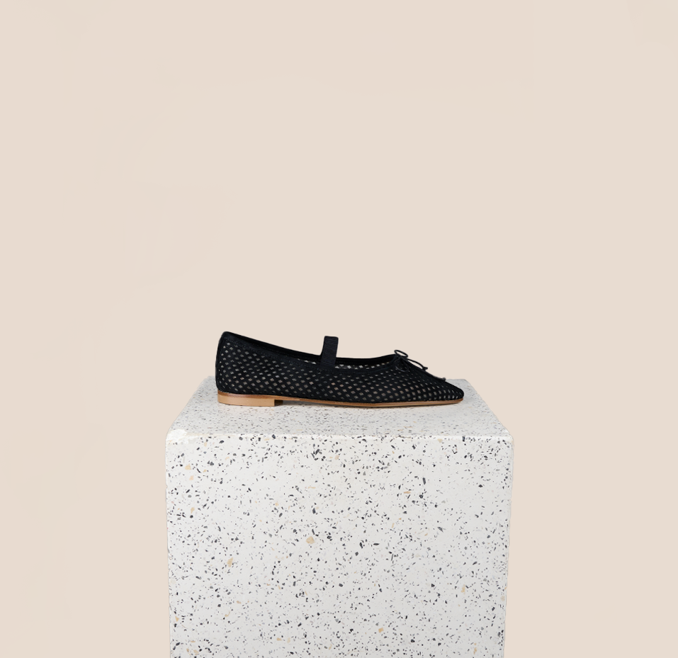Como Strap - Perforated Black
