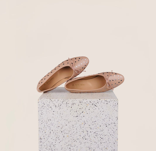 Como Studs-Beige Nude
